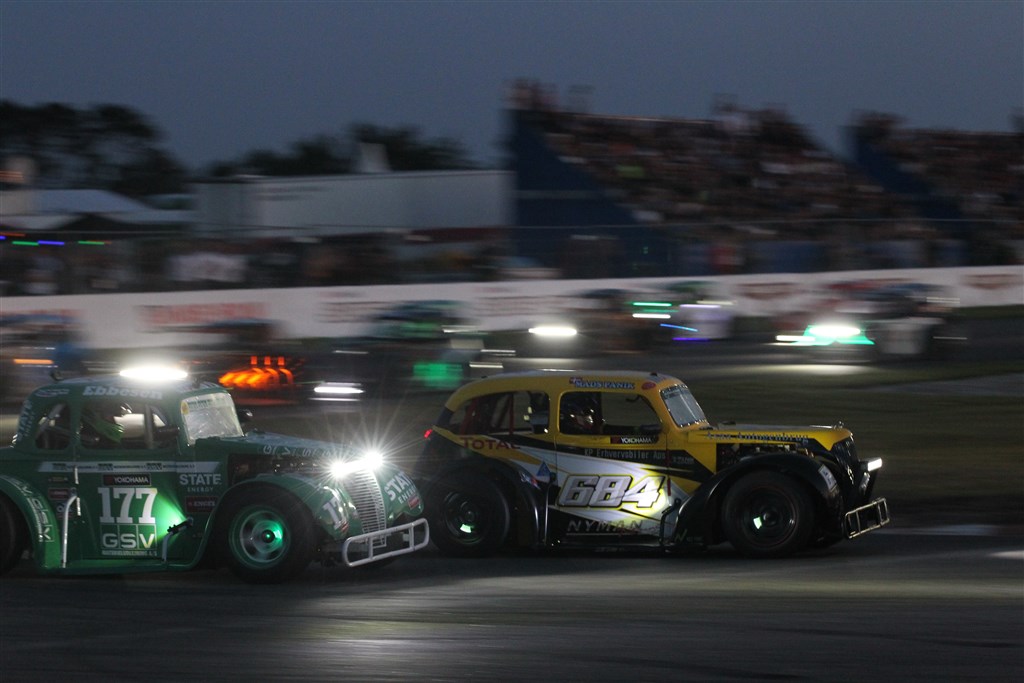 Racet i mørket gør Night Race på Padborg Park til noget helt specielt.
(Foto: Henning Smed)